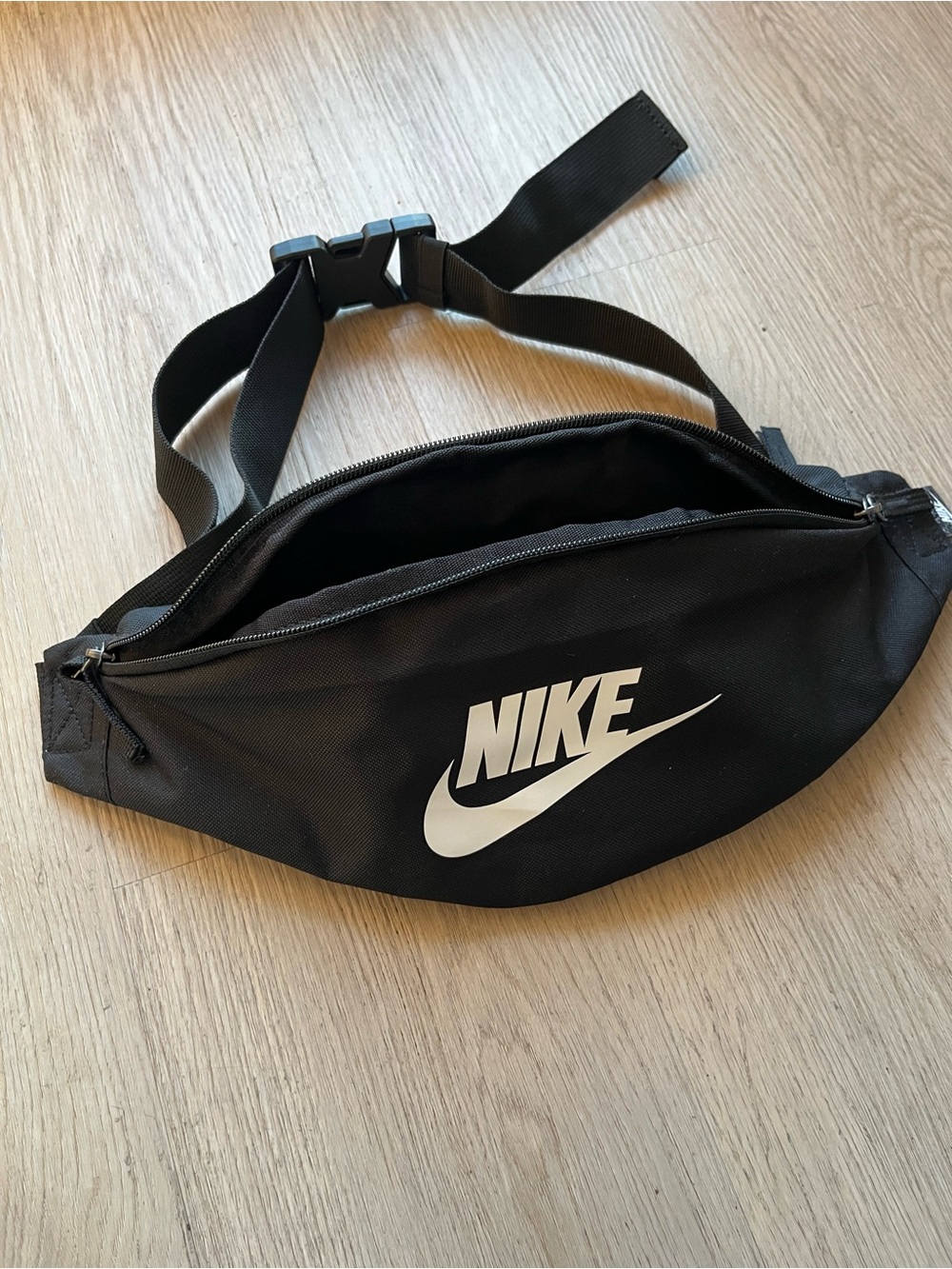Nike Heritage Cross Body Pack